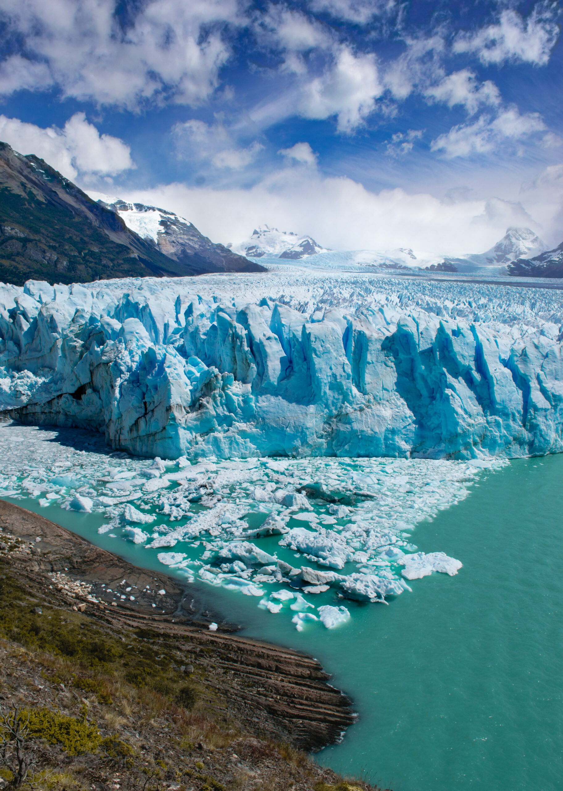 A vertical shot of Moreno glacier Santa Cruz in Argentina